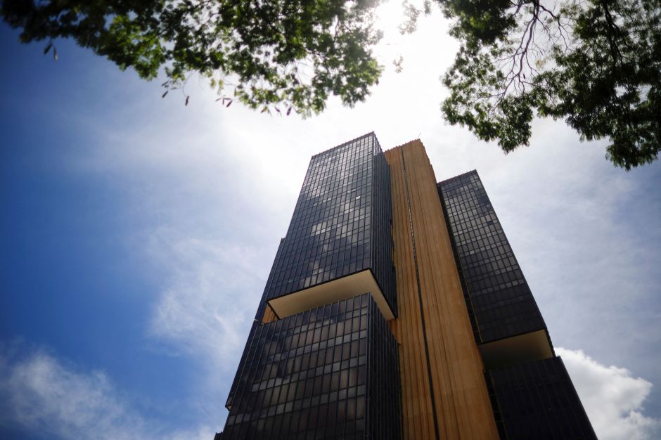 Mercado eleva para 4,10% previsão para inflação em 2024, aponta Focus