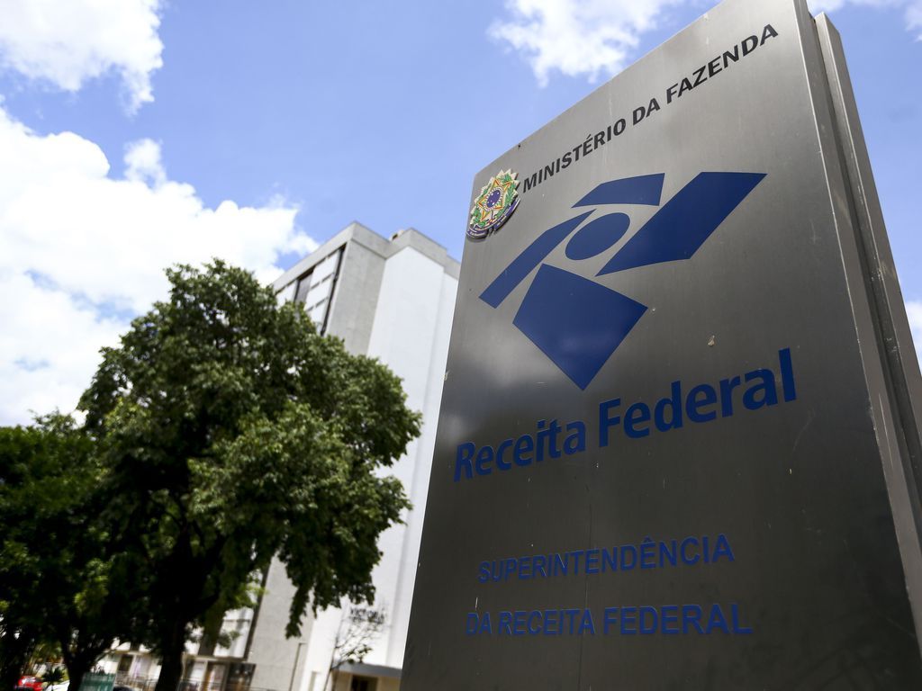 IR 2025: entenda como elevar a restituição com gastos de saúde e educação