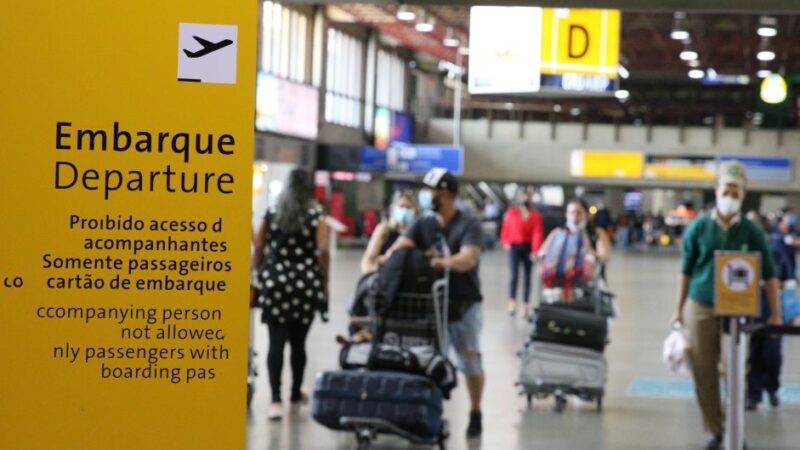 Setor de serviços cresce 1,7% em junho puxado por alta em transportes, diz IBGE