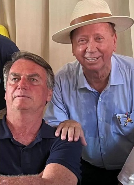 Bolsonaro aparece “sério” em foto e prefeito Dorner é detonado na internet: “Ta queimado”