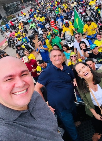 Bolsonaro pede voto para Abílio em Cuiabá e defende o agro