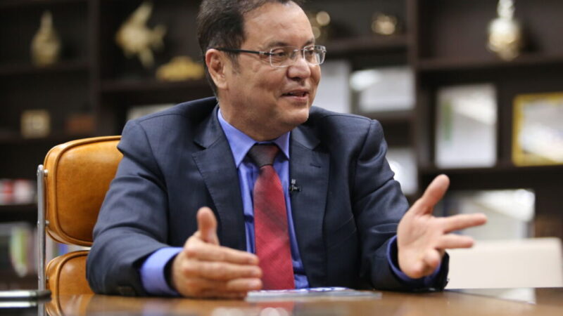 Botelho elogia secretária e diz que vice será definido com colegiado de partidos