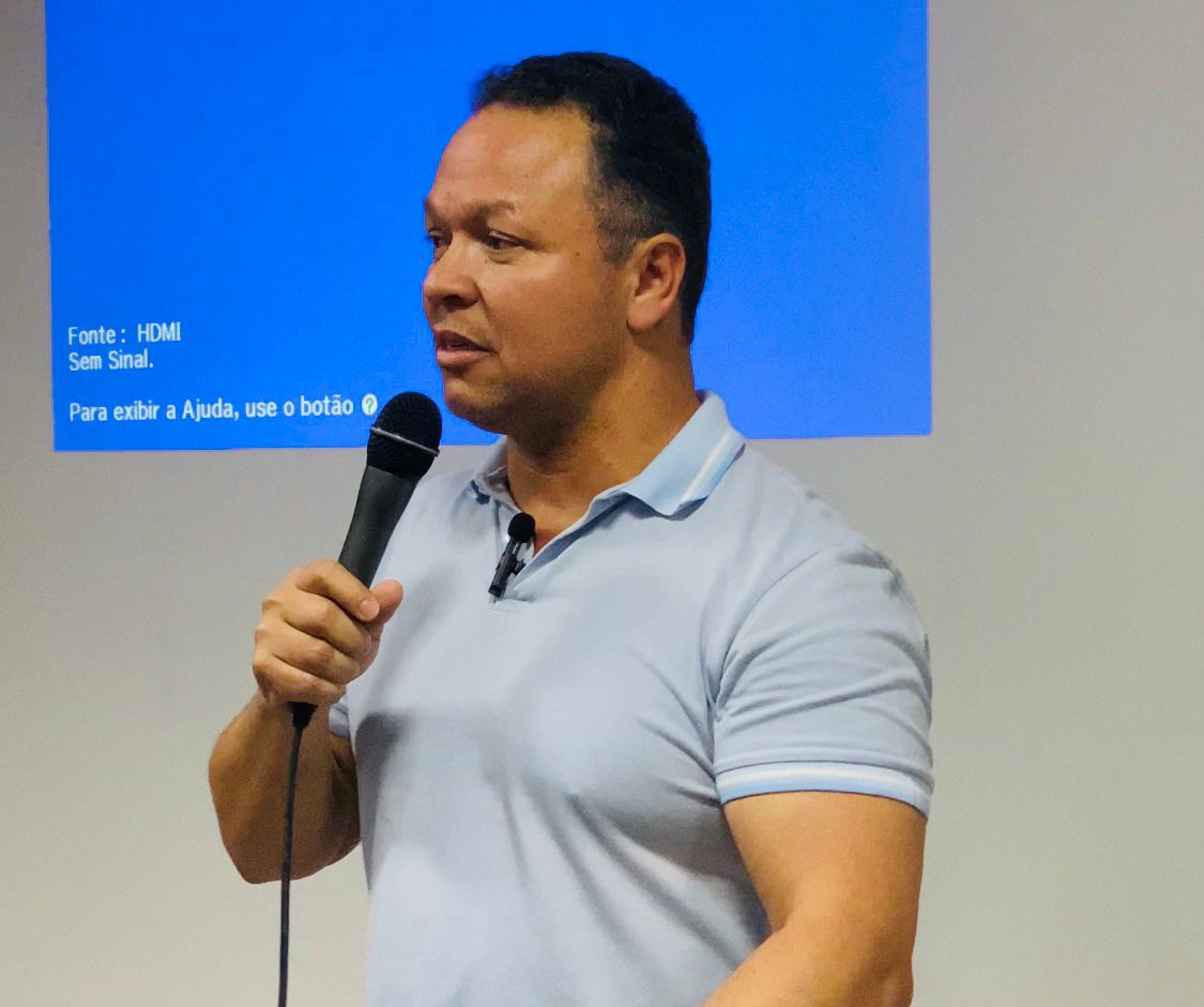 Claudio Ferreira critica burocracia para pagamento de IPTU e promete acionar o prefeito judicialmente