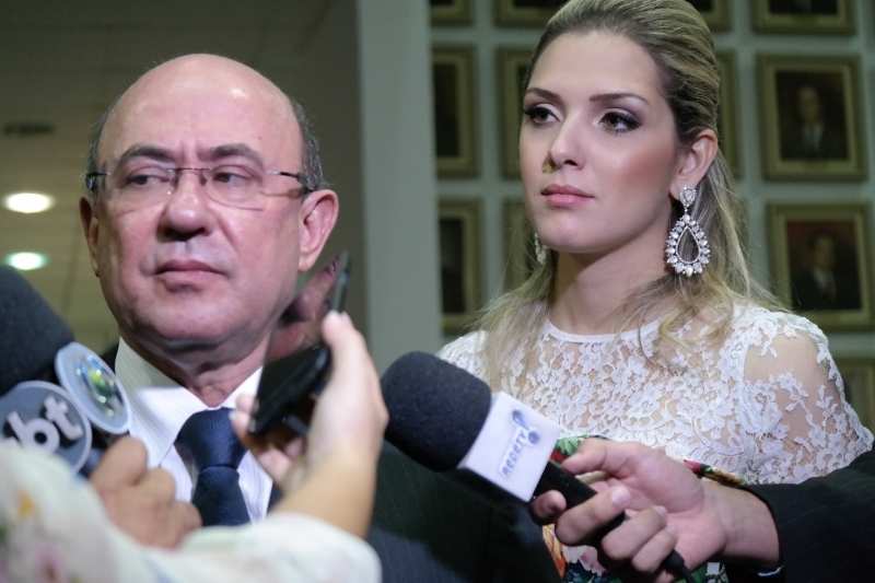Deputada considera entrevista como desabafo e que pai não irá mais disputar eleição