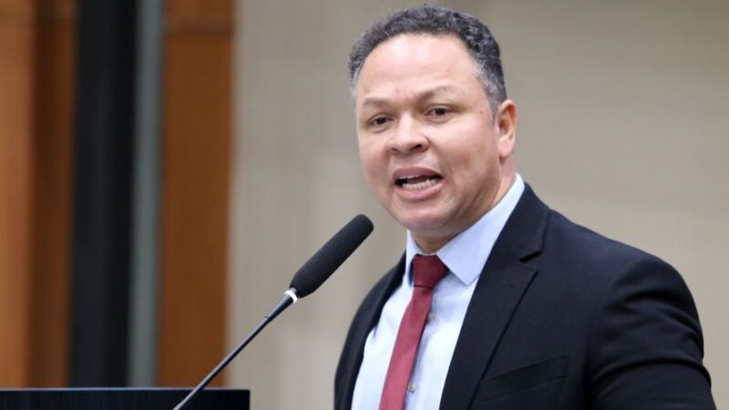 Deputado Cláudio Ferreira apresenta moção de aplausos a Elon Musk