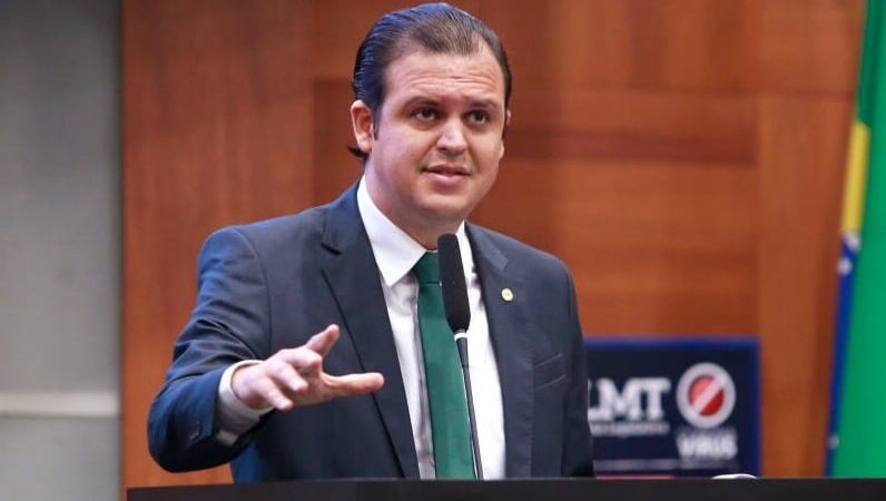 Deputado nega acordo com Adilton Sachetti e afirma que vice será definido nos próximos dias