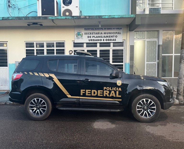 PF cumpre mandados contra servidores e empresas por fraudes na aplicação de recursos federais por prefeitura