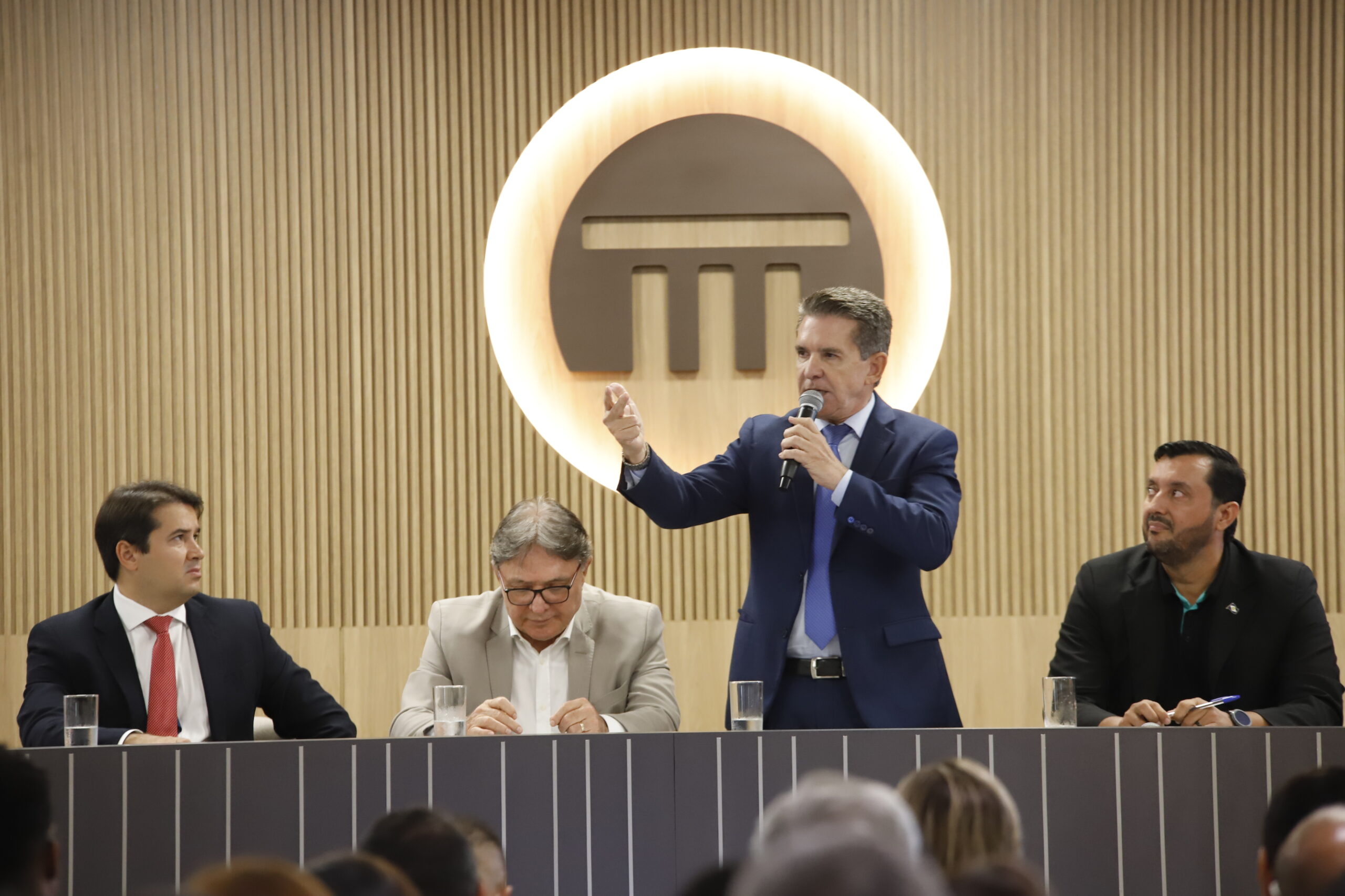 Presidente do Tribunal de Contas defende a valorização dos professores de Mato Grosso