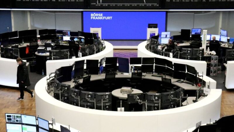 Bolsas europeias operam em alta com expectativa de corte de juros nos EUA
