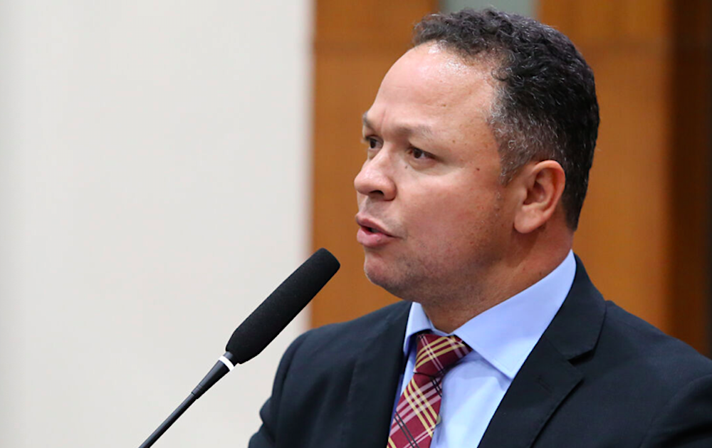 Cláudio Ferreira registra voto contrário a títulos de cidadão a Alexandre de Moraes e Flávio Dino