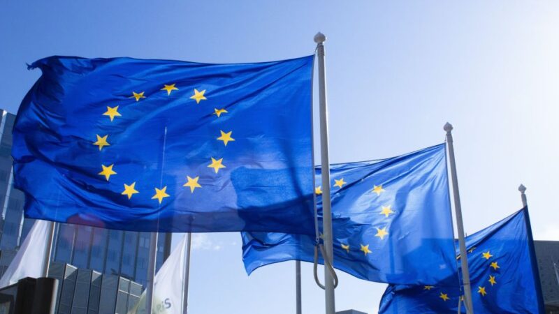 PIB da zona do euro surpreende e cresce 0,3% no 2º tri