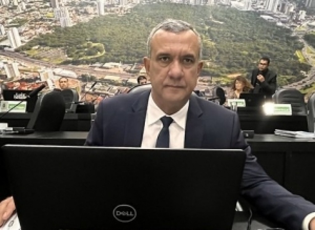 Vereador critica briga política e defende revisão do TAC da Saúde pública