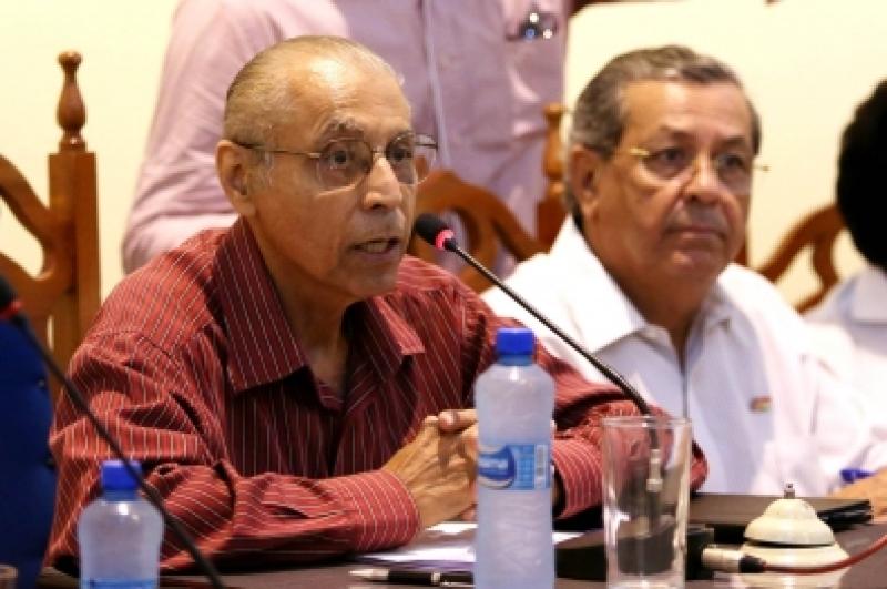 Júlio Campos evita falar de eleições estaduais, mas defende nome do irmão