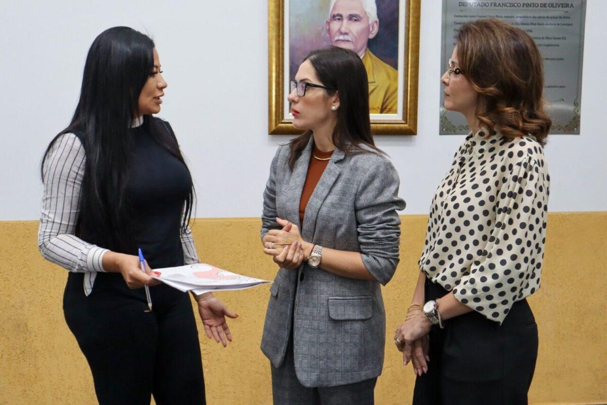 Vereadora de Chapada pede ajuda à Procuradoria da Mulher da AL pra reverter cassação
