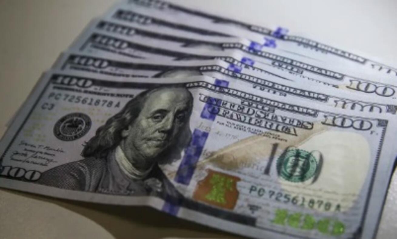 Apesar de tom ameno do Fed, dólar sobe com questões técnicas e alta do iene