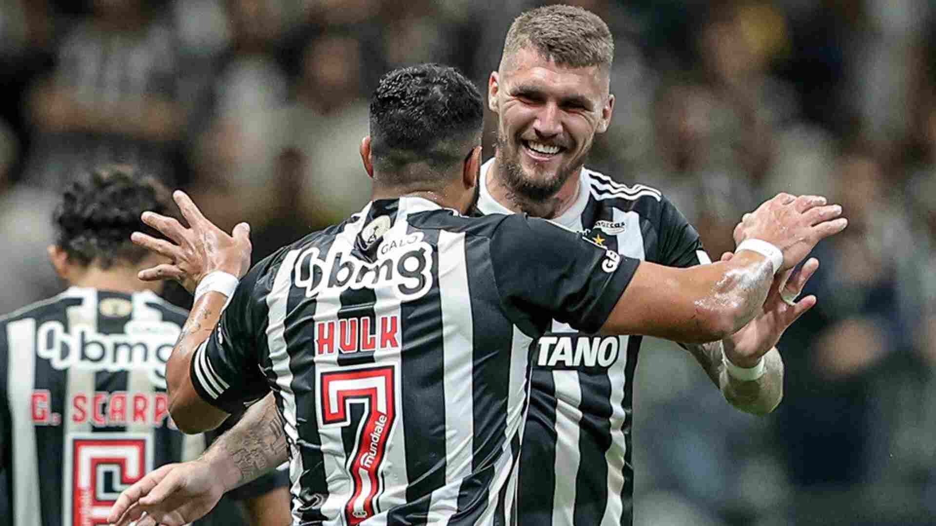 Corinthians evolui, mas é batido pelo Atlético-MG com gols de pênalti e perde invencibilidade