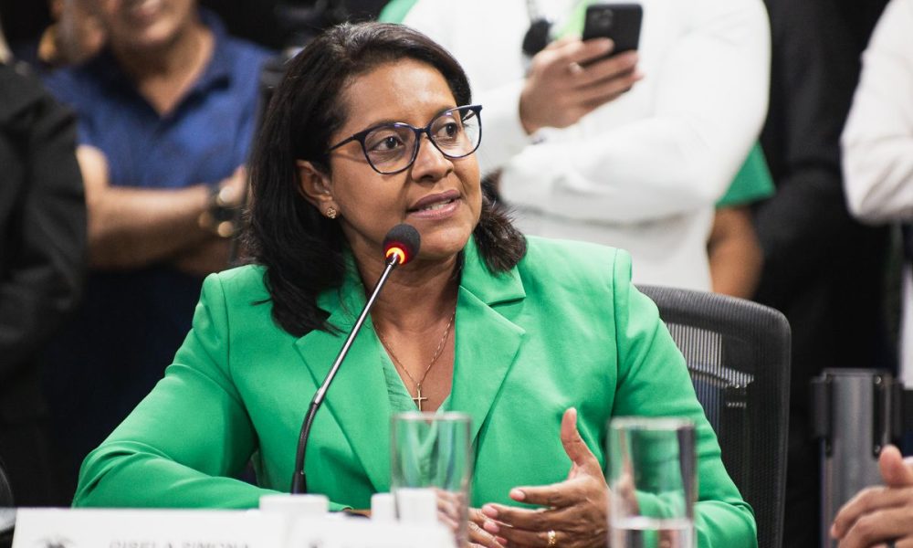Deputada diz que não aceitará “imposição” para definir candidatos após filiação de oficial da PM no União