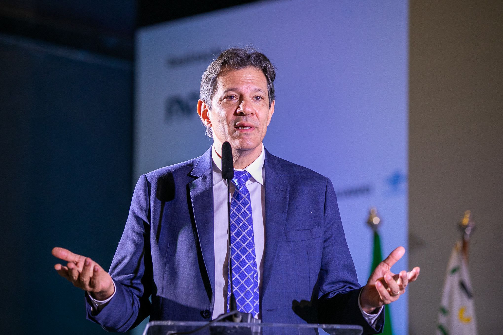 Haddad anuncia pacote de R$ 70 bi, isenção de IR até R$ 5 mil e taxação superior a R$ 50 mil