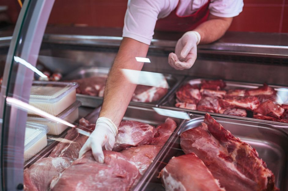 IPCA desacelera a 0,39% em novembro; preços das carnes impactam índice, diz IBGE