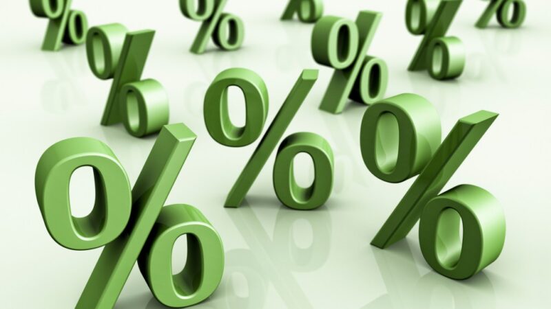 Juros futuros caem após manutenção de juros nos EUA e à espera de Copom