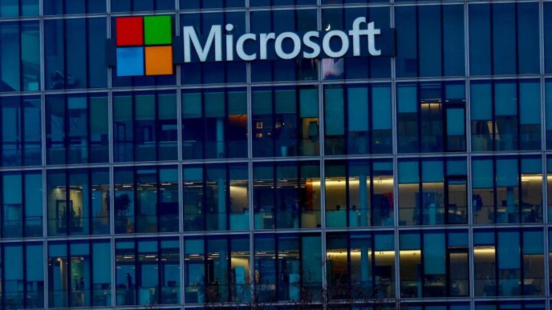Microsoft: custos da empresa ficam no foco de investidores em meio a lento retorno da IA