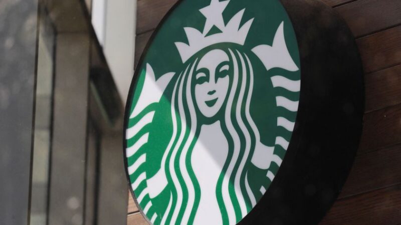 Milhões ficam sem café nos EUA após pane em app da Starbucks