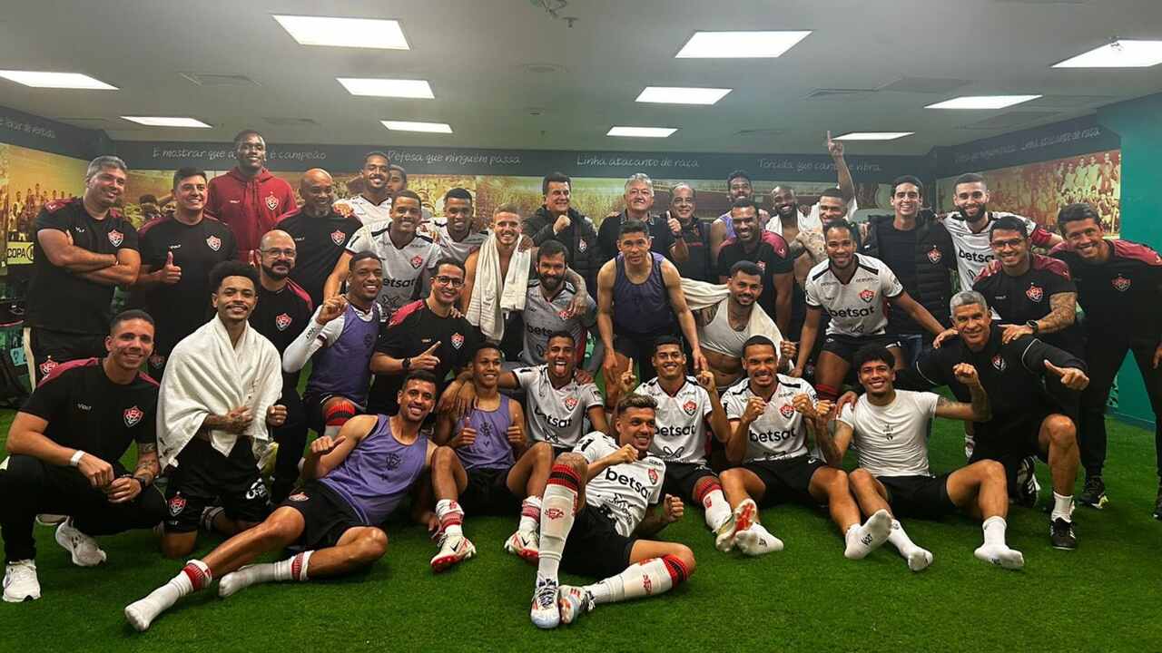 Palmeiras poupa titulares, joga mal e perde para o Vitória por 2 a 0 em casa