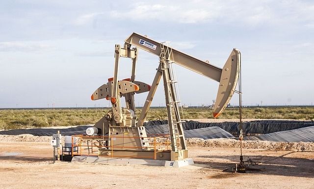 Estoques de petróleo nos EUA sobem 6,165 milhões de barris