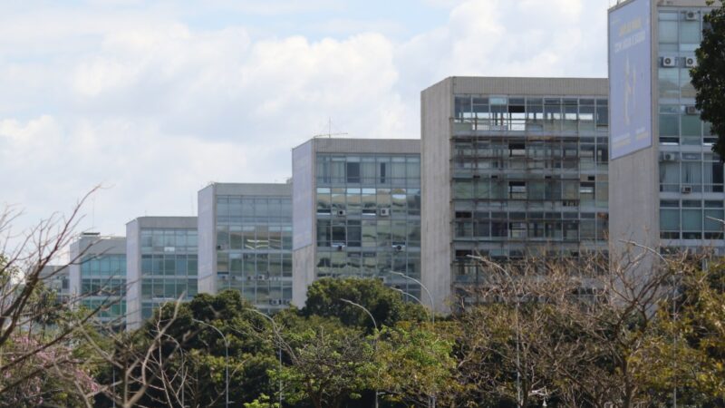 Por gestão fiscal, governo deve prever gastos de 2026 no Orçamento do ano que vem