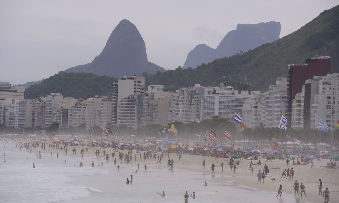 Turistas estrangeiros deixam US$ 3,7 bi no Brasil no 1º semestre, maior valor da história