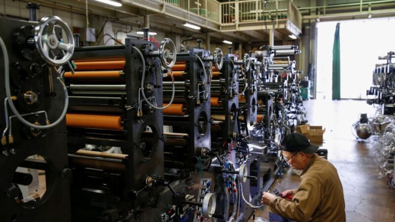 Atividade industrial do Japão cai em ritmo mais lento em agosto, mostra PMI
