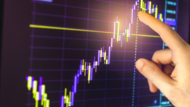 Bancos e corretoras iniciam revisão da Selic e esperam nova alta em setembro