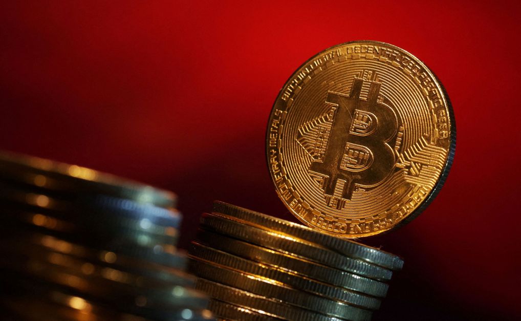 Bitcoin tem forte queda e retorna ao patamar de US$ 63 mil com cautela global e realização de lucros