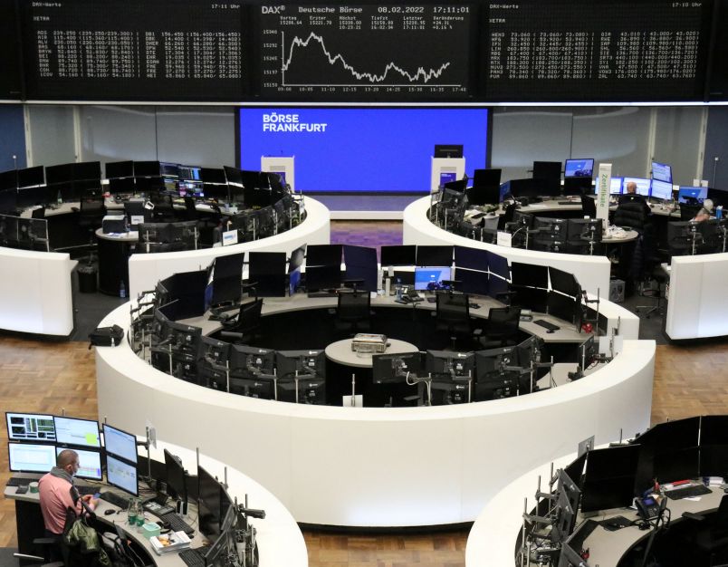 Bolsas da Europa fecham mistas após rebaixamento dos EUA