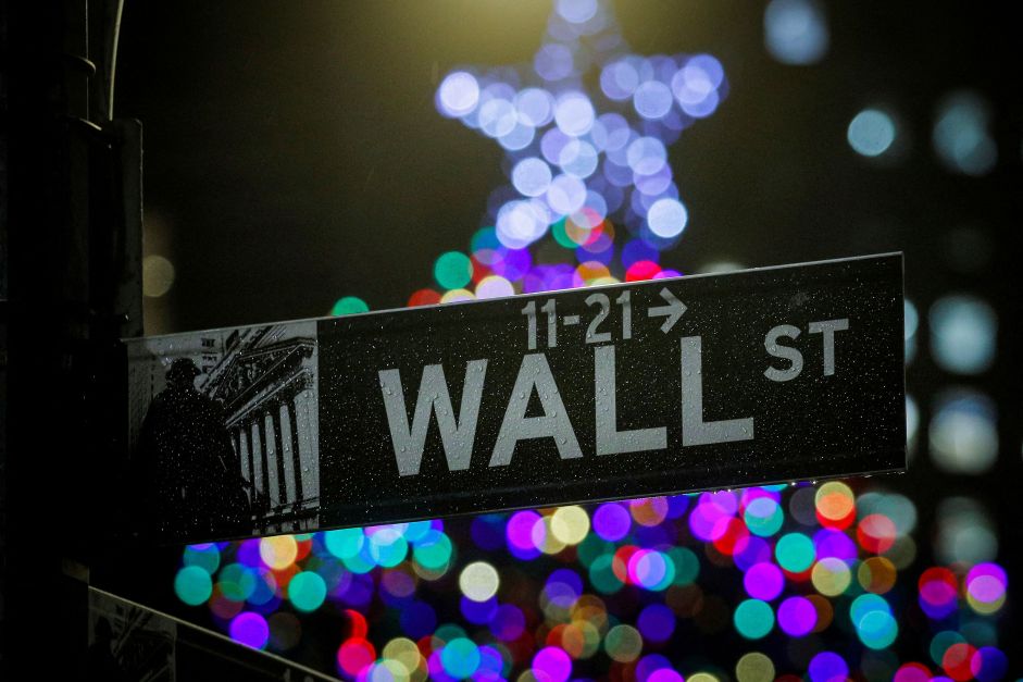 Wall Street fecha em alta com esboço de recuperação após tombo da véspera