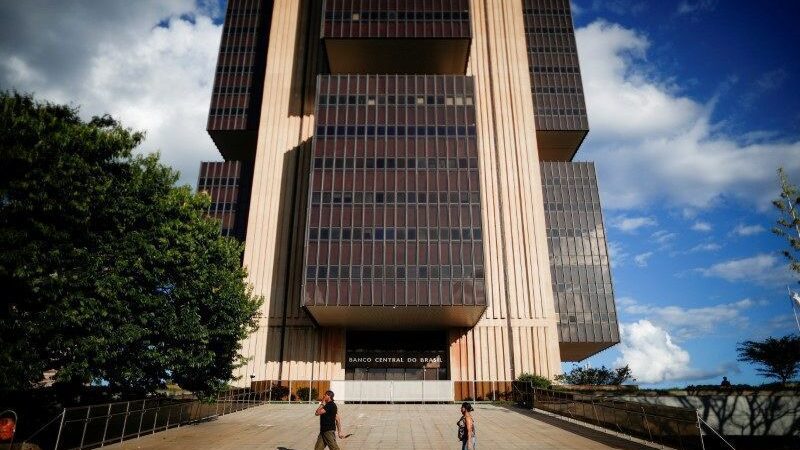 Empresas preveem inflação mais alta que bancos, diz pesquisa Firmus do BC