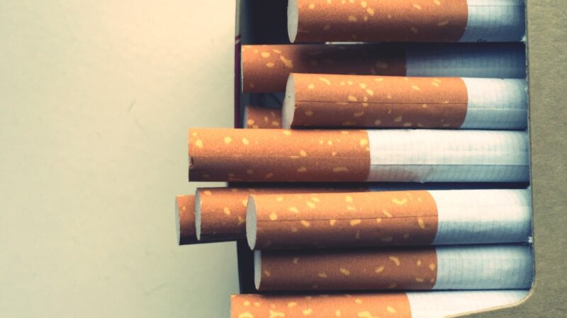 Governo eleva preço mínimo e reajusta imposto sobre cigarros