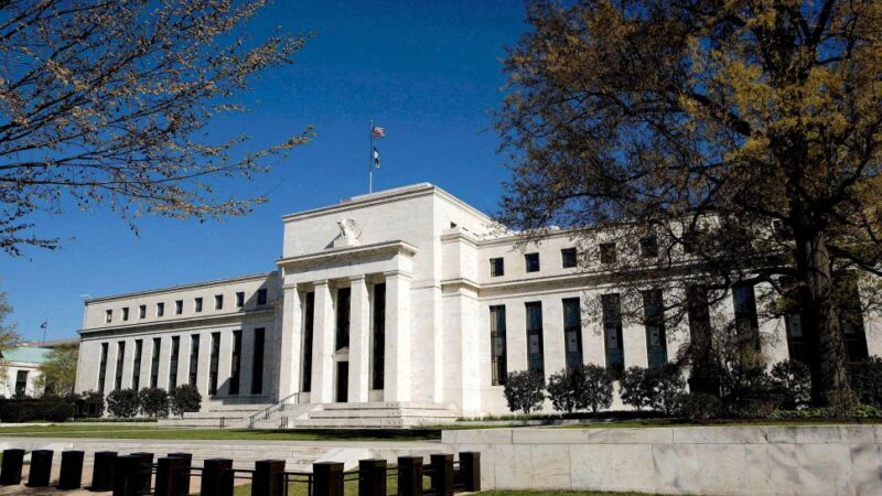 Juros devem cair 0,25 ponto em setembro, diz presidente do Fed de San Francisco