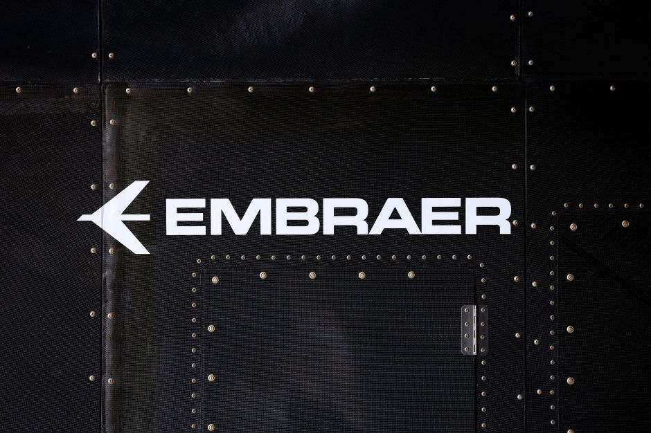 Ações da Embraer disparam após lucro trimestral acima das expectativas