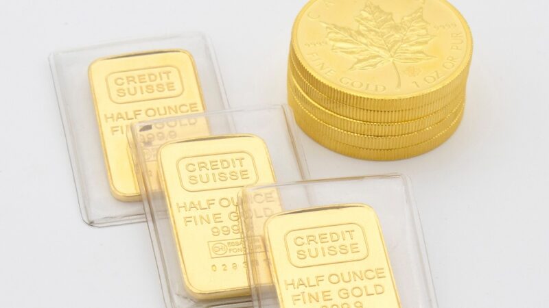 Ouro fecha em queda pressionada por dólar e com alívio na guerra comercial