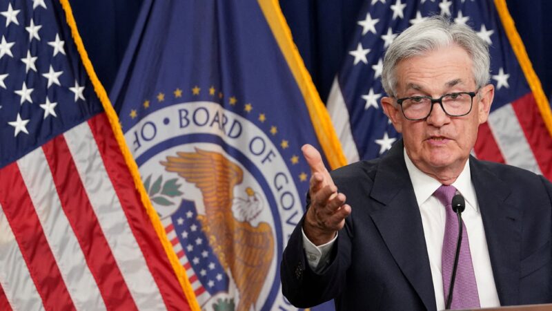 Após 4 anos, Fed finalmente deve cortar os juros nos EUA, mas decisão ainda é complicada
