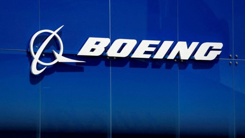 Boeing oferece aumento salarial de 30% para encerrar greve