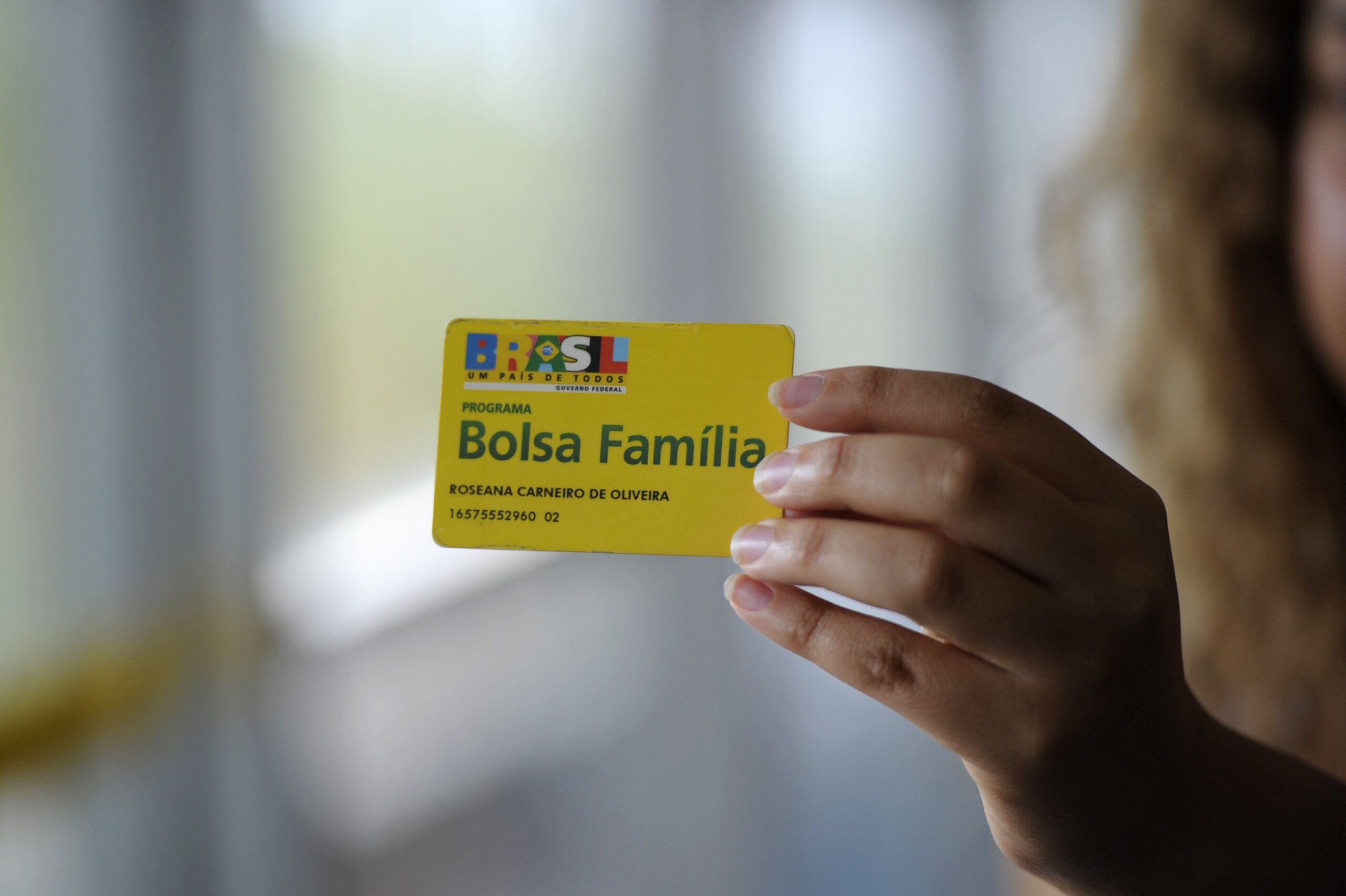 Economia anual com Bolsa Família poderia chegar a R$ 12,9 bi com ajustes no programa, diz TCU