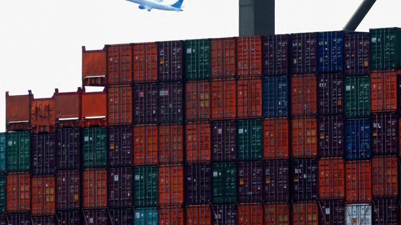 Nos EUA, preços de importados registram, em agosto, a maior queda em 8 meses