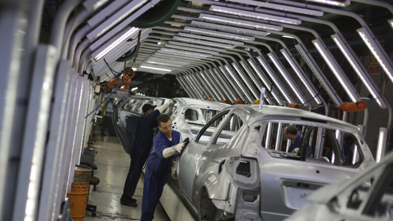 Produção de veículos no Brasil avança 14,4% em agosto, diz Anfavea