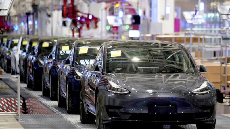 Setor automotivo voltou aos níveis pré-pandemia, diz presidente da Anfavea à CNN