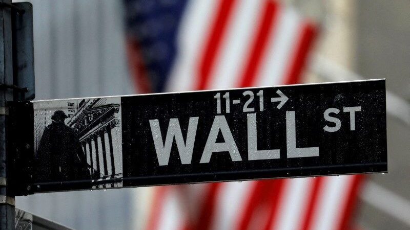 Wall Street reduz perdas após Trump adiar tarifas sobre México