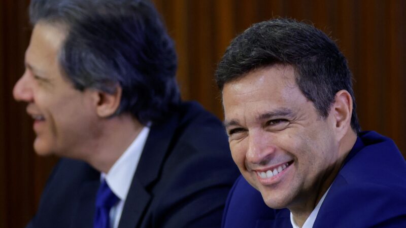 Ao lado de Campos Neto, Haddad defende fortalecimento do arcabouço fiscal