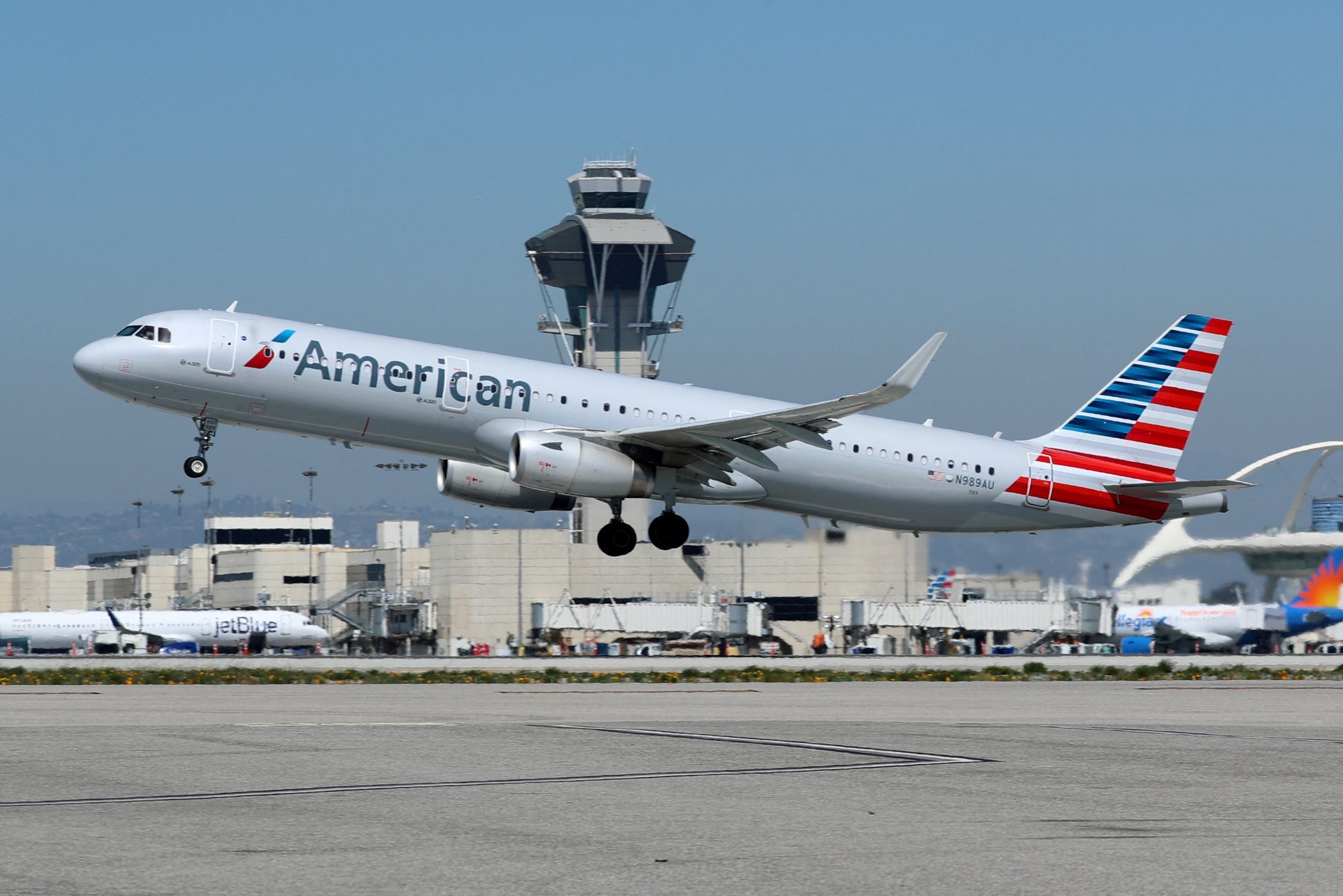 American Airlines recebe multa recorde de US$ 50 mi por tratamento a passageiros