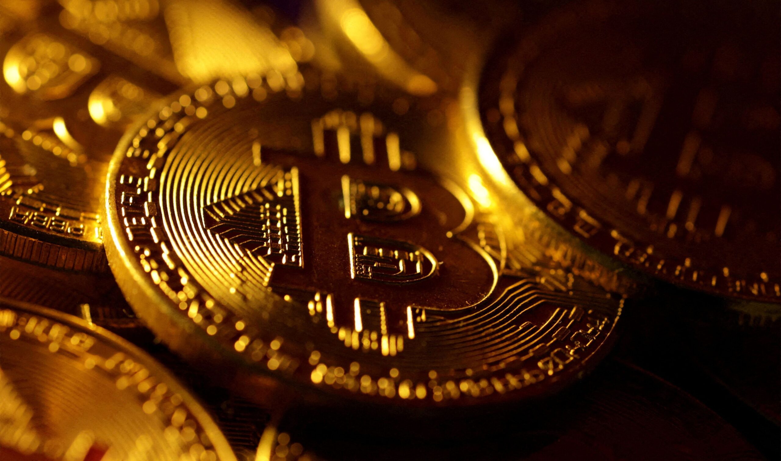 Bitcoin fecha em alta com falas de Powell apesar de CPI forte